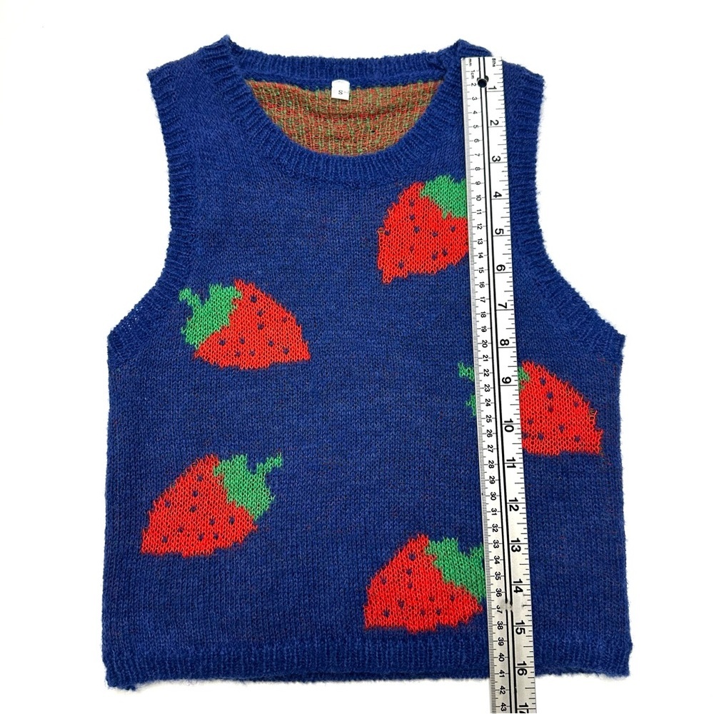 Strawberry print knit vest Womens XS Junior Small mohair blend pullover Kawaii - Picture 4 of 8